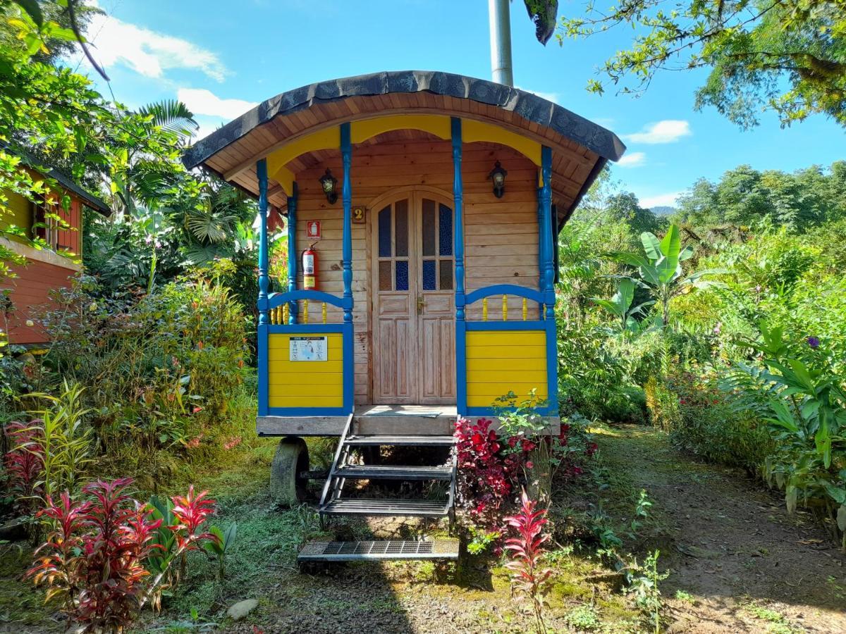 Hosteria La Roulotte - Mindo Buitenkant foto