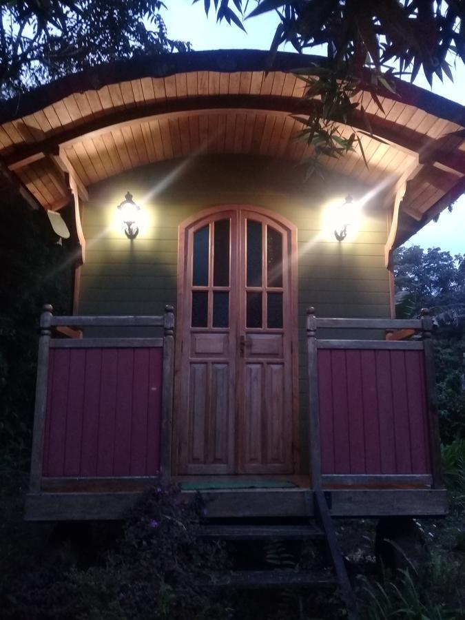 Hosteria La Roulotte - Mindo Buitenkant foto